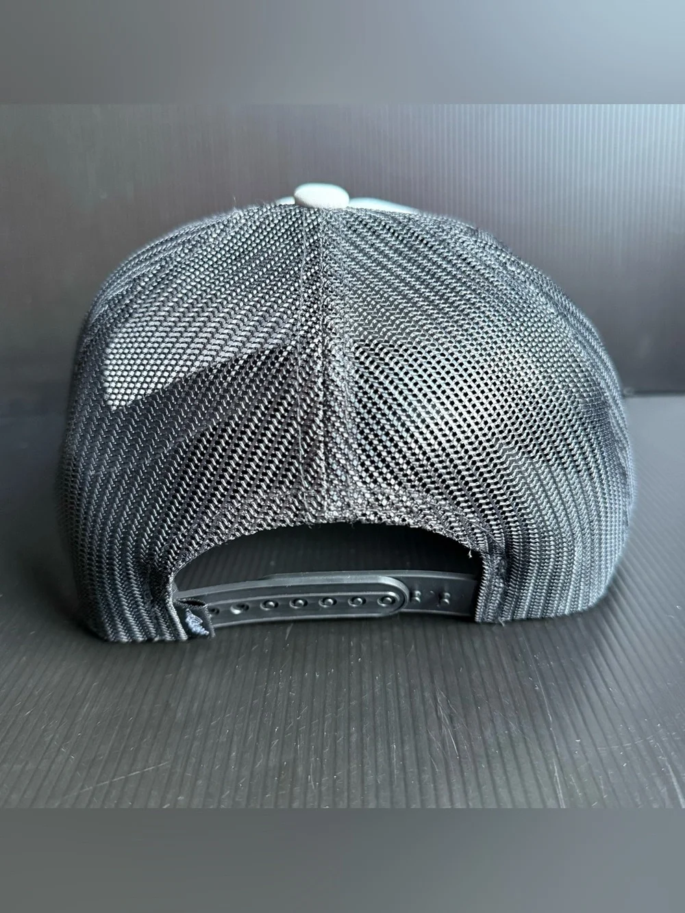 NWT Hooey O Classic Grey Camo Black Mesh Adjustable SnapBack Trucker Hat Cap